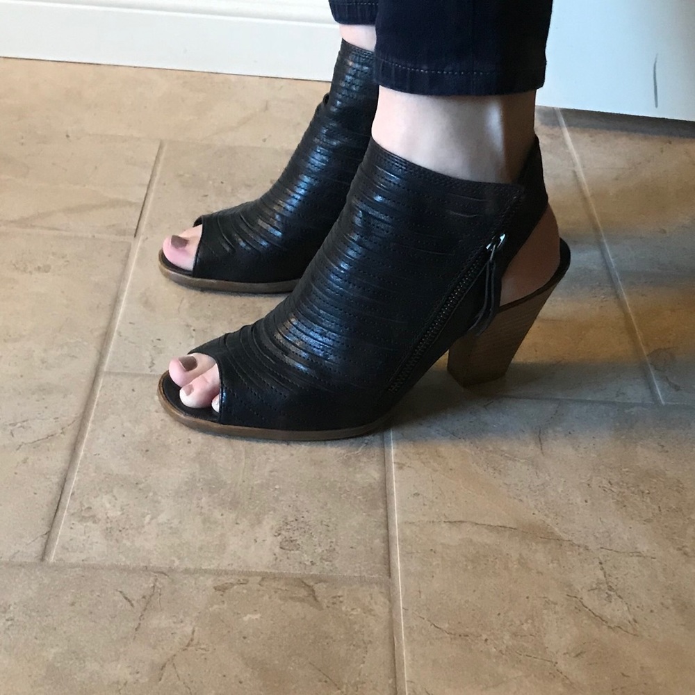 Paul Green “Cayanne” Leather Peep Toe Sandal
